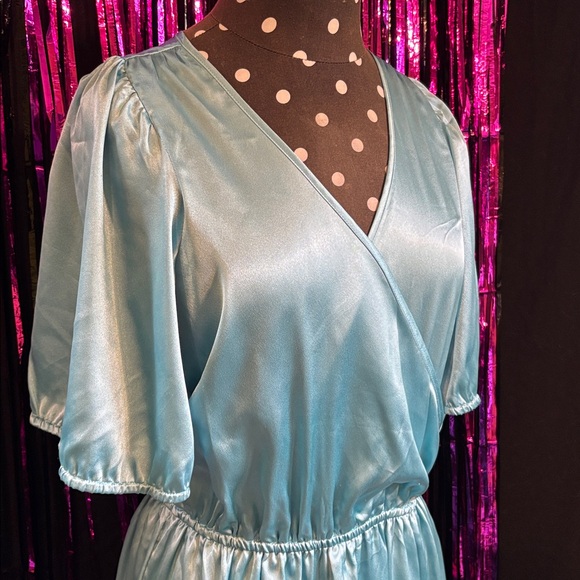 Classic Vintage Dress 10 Satin - Picture 2 of 3